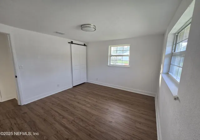 4th image of 7772 Lake Park Dr, Jacksonville, FL 32208 | MLS# 2108753