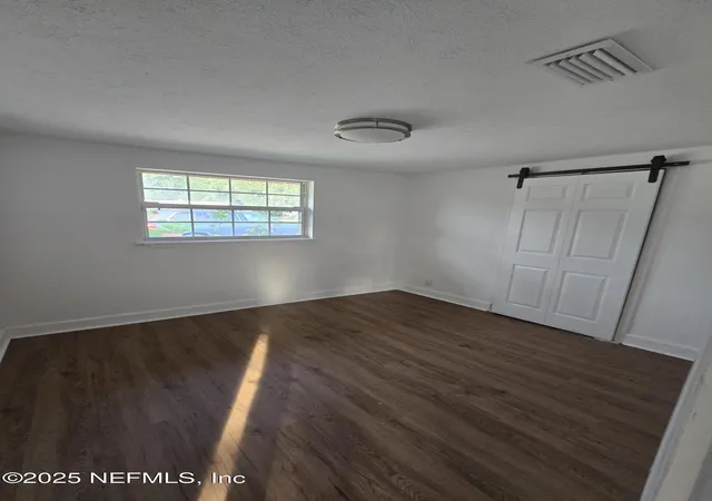 5th image of 7772 Lake Park Dr, Jacksonville, FL 32208 | MLS# 2108753