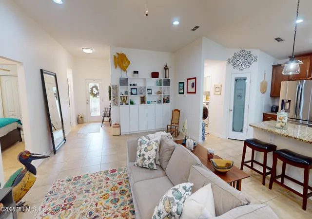 Photo 3 of Sale Pending at 727 Glendale Ln, Orange Park, FL 32065 | MLS# 2109723 | Listing updated on 2026-09-29