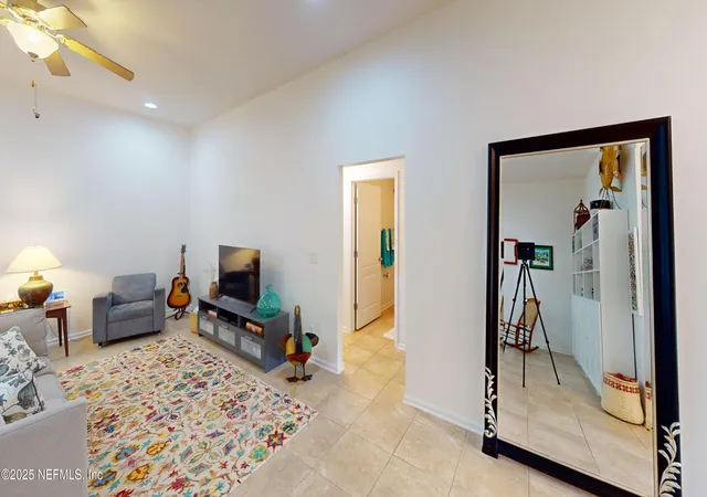 Photo 4 of Sale Pending at 727 Glendale Ln, Orange Park, FL 32065 | MLS# 2109723 | Listing updated on 2026-09-29