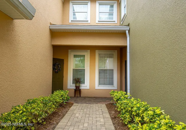 Listing Photo 4 - Condo for sale in building located at 8711 Little Swift Cir, Jacksonville, FL 32256 - Unit #24C