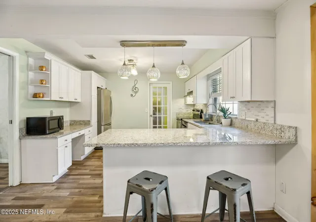 2nd image of 6305 Wuthering Heights Rd, Jacksonville, FL 32211 | MLS# 2110878