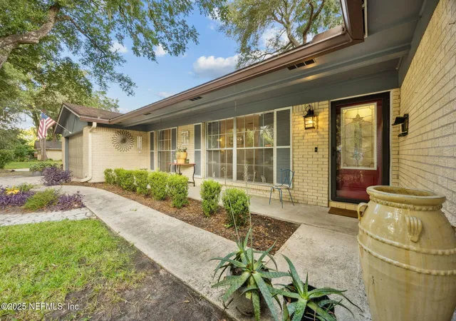 5th image of 6305 Wuthering Heights Rd, Jacksonville, FL 32211 | MLS# 2110878