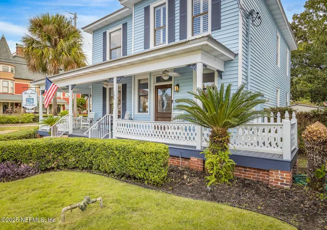 Photo 3 of Single family home for sale at 102 S 7Th St, Fernandina Beach, FL 32034 | MLS# 2111116 | Listing updated on 2025-11-05
