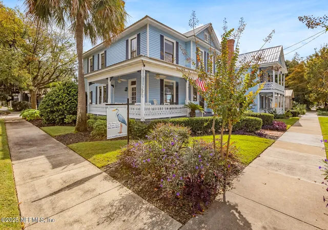 Photo 4 of Single family home for sale at 102 S 7Th St, Fernandina Beach, FL 32034 | MLS# 2111116 | Listing updated on 2025-11-05