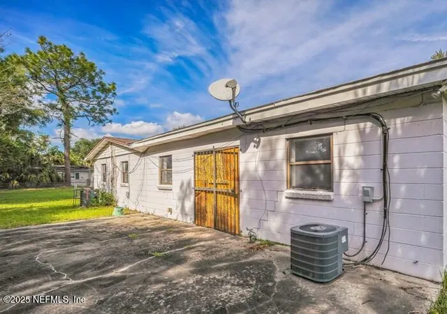 2nd image of 9606 Devonshire Blvd, Jacksonville, FL 32208 | MLS# 2111145