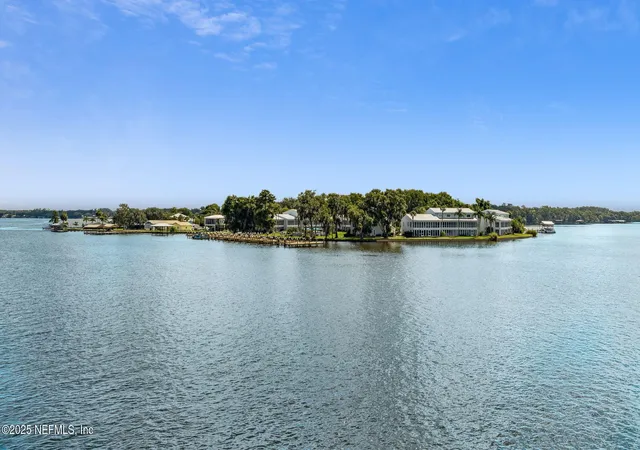 Listing Photo 2 - Condo for sale in building located at 210 River Bend Pl, WELAKA, FL 32193 - Unit #B