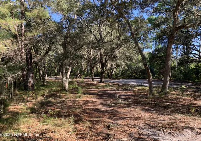 2nd image of 102 Eden Ave, Interlachen, FL 32148 | MLS# 2113104