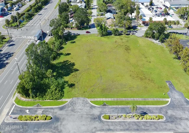 2nd image of 945 6th St, Daytona Beach, FL 32117 | MLS# 2113186