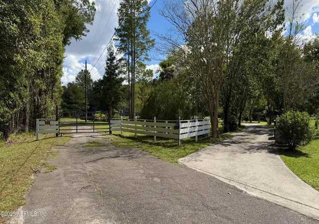 Photo 3 of Single family home for sale at 3030 Ogilvie Rd, Jacksonville, FL 32218 | MLS# 2114903 | Listing updated on 2026-04-13