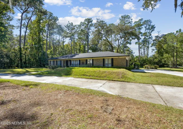 4th image of 15076 Cape Dr E, Jacksonville, FL 32226 | MLS# 2115348