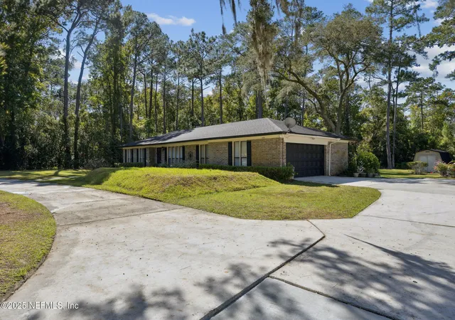 5th image of 15076 Cape Dr E, Jacksonville, FL 32226 | MLS# 2115348