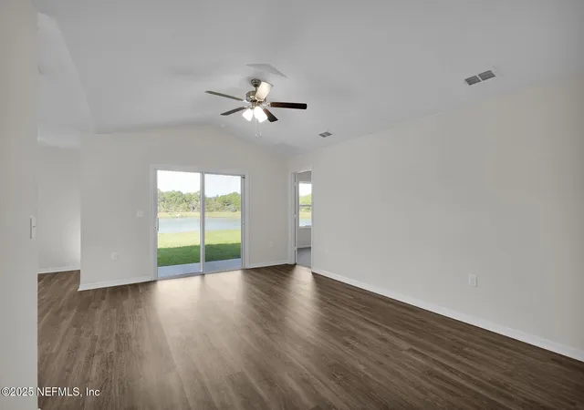 Photo 3 of Single family home for sale at 3290 Mission Oak Pl, Green Cove Springs, FL 32043 | MLS# 2115849 | Listing updated on 2026-10-02