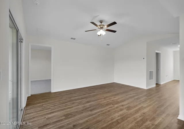 Photo 4 of Single family home for sale at 3290 Mission Oak Pl, Green Cove Springs, FL 32043 | MLS# 2115849 | Listing updated on 2026-10-02