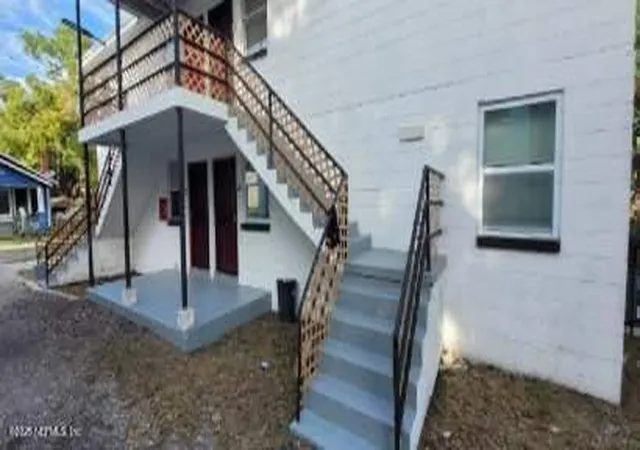 2nd image of 1326 W 15th St, Jacksonville, FL 32209 | MLS# 2121896