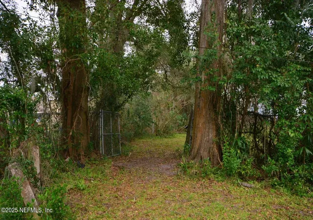 4th image of 2467 Ormsby Cir E, Jacksonville, FL 32210 | MLS# 2118530