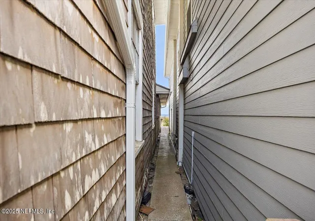 25th image of 517 Beach Ave, Atlantic Beach, FL 32233 | MLS# 2118666