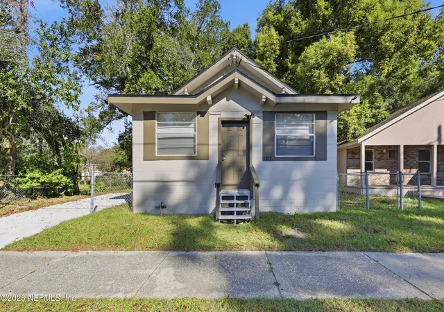 Photo 1 of Sale Pending at 1217 W 29th Street, Jacksonville, FL 32209 | MLS# 2119375 | Listing updated on 2026-10-05
