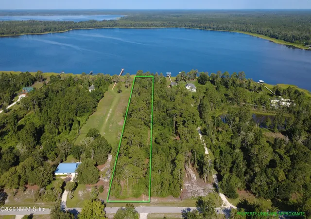 3rd image of 306 Lakeshore Dr, Starke, FL 32091 | MLS# 2118874