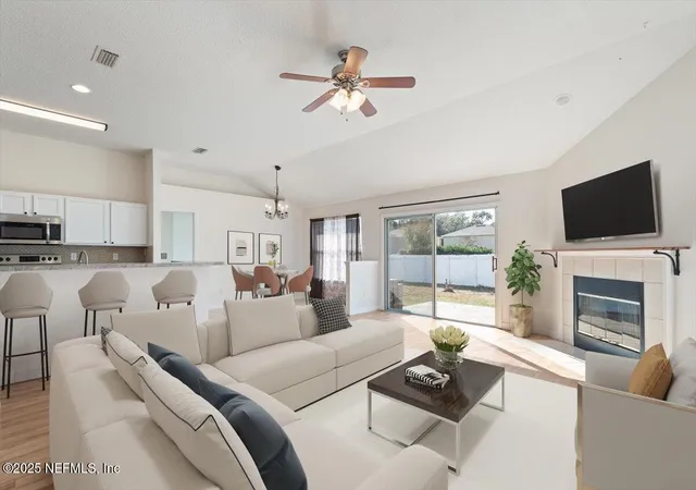 5th image of 3780 Juliet Leia Cir W, Jacksonville, FL 32218 | MLS# 2119137