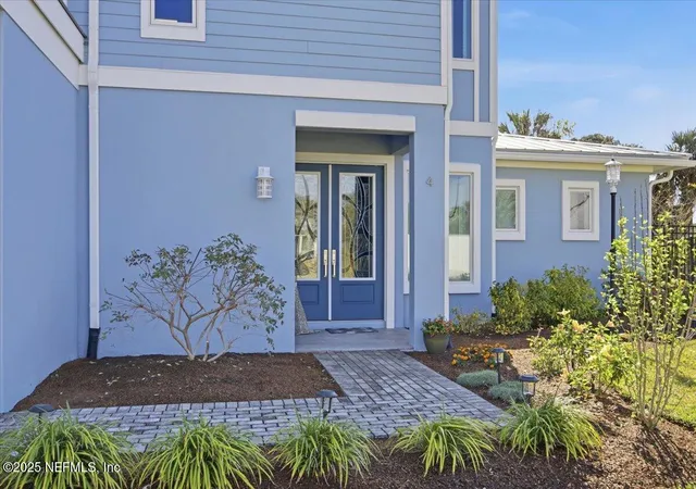 Photo 3 of Single family home for sale at 4 Summer Ct, Jacksonville Beach, FL 32250 | MLS# 2119675 | Listing updated on 2026-07-05