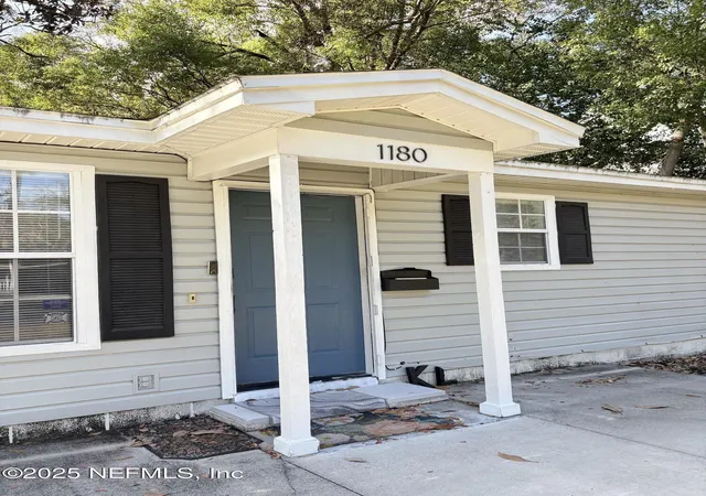 Photo 3 of Single family home for sale at 1180 Wycoff Ave, Jacksonville, FL 32205 | MLS# 2121434 | Listing updated on 2026-09-02