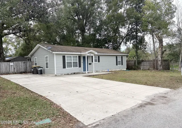 Photo 3 of Single family home for sale at 1180 Wycoff Ave, Jacksonville, FL 32205 | MLS# 2121434 | Listing updated on 2026-09-02