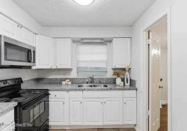 5th image of 4663 Roanoke Blvd, Jacksonville, FL 32208 | MLS# 2120807
