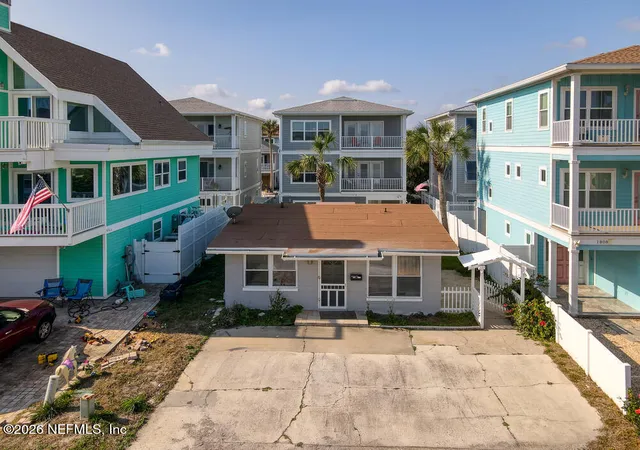 Photo 4 of Single family home for sale at 1812 Ocean Dr S, Jacksonville Beach, FL 32250 | MLS# 2122985 | Listing updated on 2026-09-09