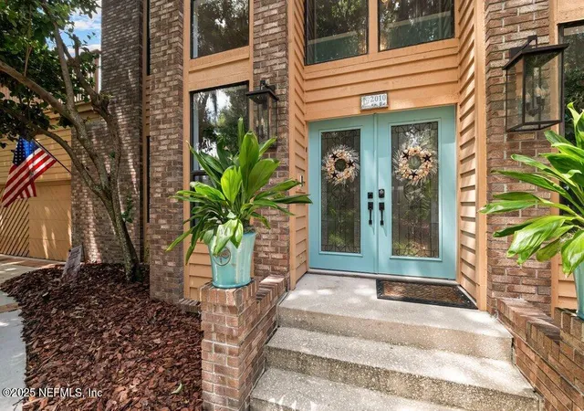 3rd image of 2010 Shadow Ln, Neptune Beach, FL 32266 | MLS# 2129082