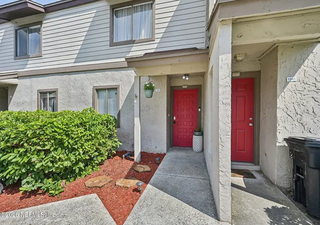 Homes for sale in Jacksonville, FL | 8300 Plaza Gate Ln #1242, Jacksonville, FL 32217 | MLS# 2124396