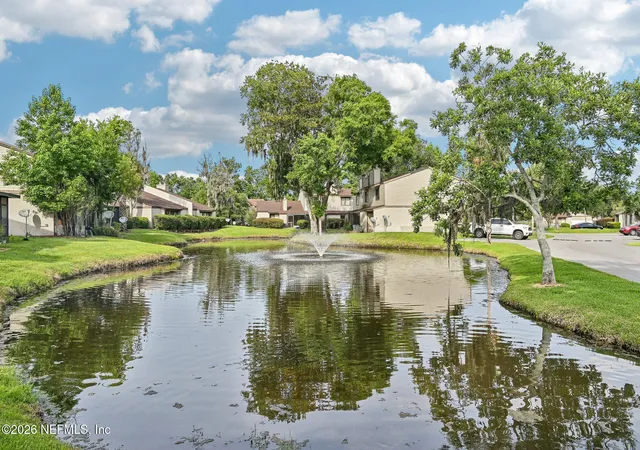 Homes for sale in Jacksonville, FL | 8300 Plaza Gate Ln #1242, Jacksonville, FL 32217 | MLS# 2124396