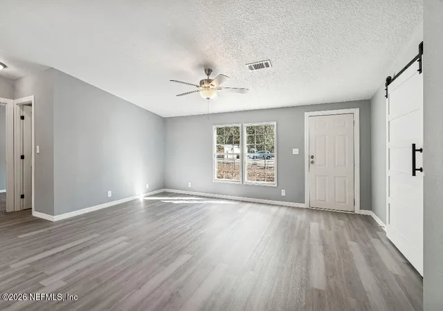 Photo 5 of Sale Pending at 101 Ridgewood Ave, Interlachen, FL 32148 | MLS# 2126209 | Listing updated on 2026-09-01
