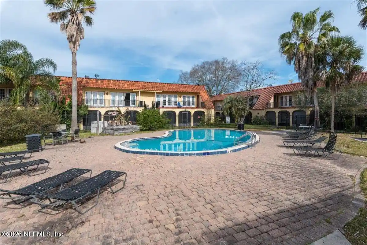 Listing Photo 2 - Condo for sale in 6654 Bell Tower Ct located at 6654 Bell Tower Ct, Jacksonville, FL 32217 - Unit 6654 Bell Tower Ct