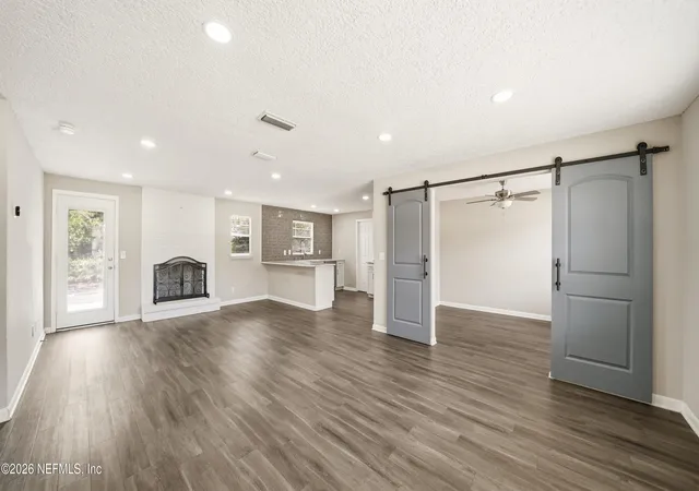 Photo 3 of Single family home for sale at 586 Madeira Dr, Orange Park, FL 32073 | MLS# 2137977 | Listing updated on 2026-09-16