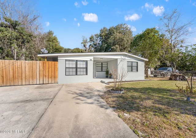 Photo 2 of Single family home for sale at 4721 Bedford Rd, Jacksonville, FL 32207 | MLS# 2128516 | Listing updated on 2026-09-29