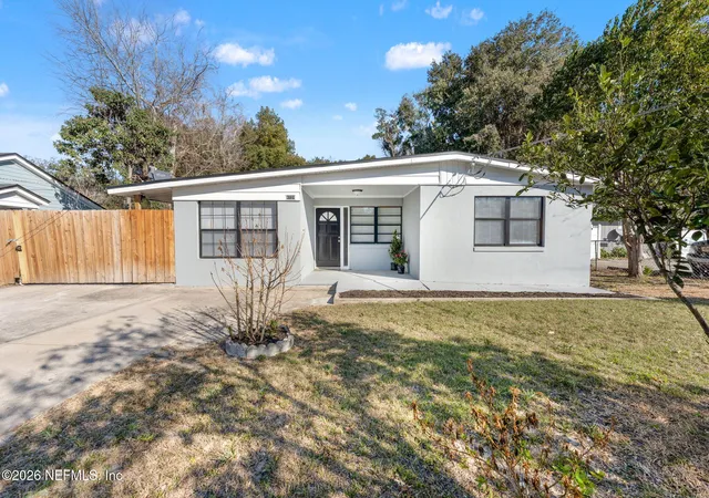 Photo 3 of Single family home for sale at 4721 Bedford Rd, Jacksonville, FL 32207 | MLS# 2128516 | Listing updated on 2026-09-29