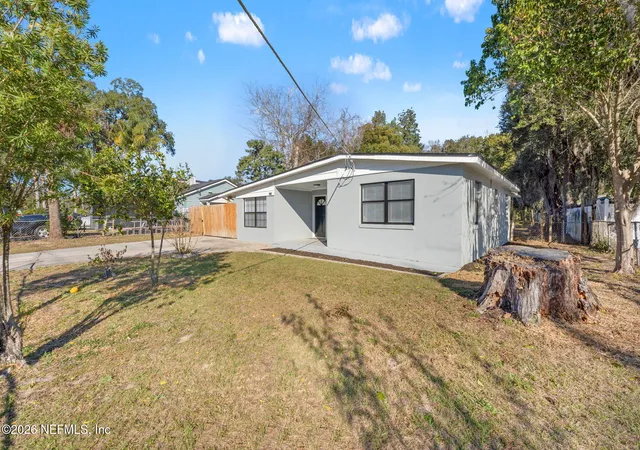 Photo 3 of Single family home for sale at 4721 Bedford Rd, Jacksonville, FL 32207 | MLS# 2128516 | Listing updated on 2026-09-29