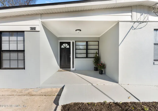 Photo 4 of Single family home for sale at 4721 Bedford Rd, Jacksonville, FL 32207 | MLS# 2128516 | Listing updated on 2026-09-29