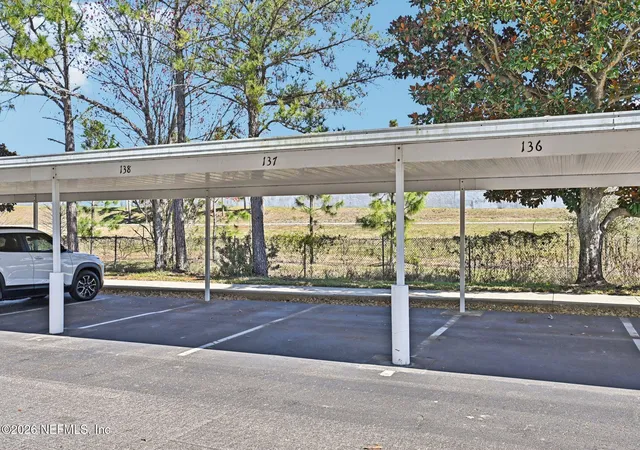 Homes for sale in Jacksonville, FL | 7801 Point Meadows Drive, Jacksonville, FL 32256 | Houzeo