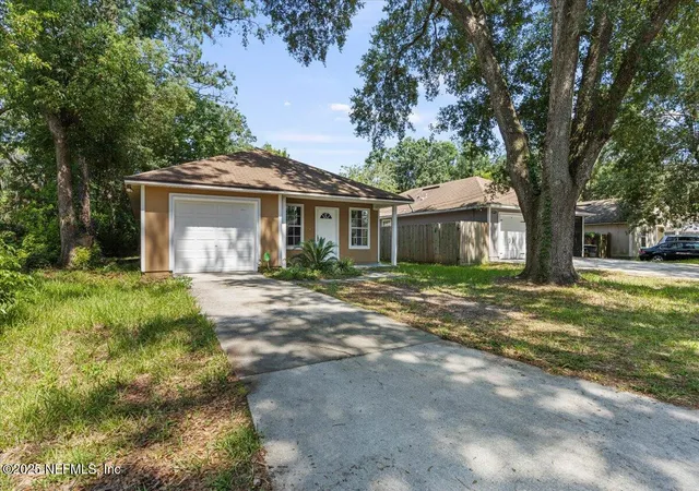Photo 3 of Single family home for sale at 4527 Clairmont Rd, Jacksonville, FL 32207 | MLS# 2133027 | Listing updated on 2026-09-06