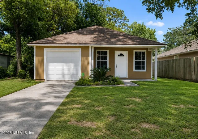 Photo 2 of Single family home for sale at 4527 Clairmont Rd, Jacksonville, FL 32207 | MLS# 2133027 | Listing updated on 2026-09-06