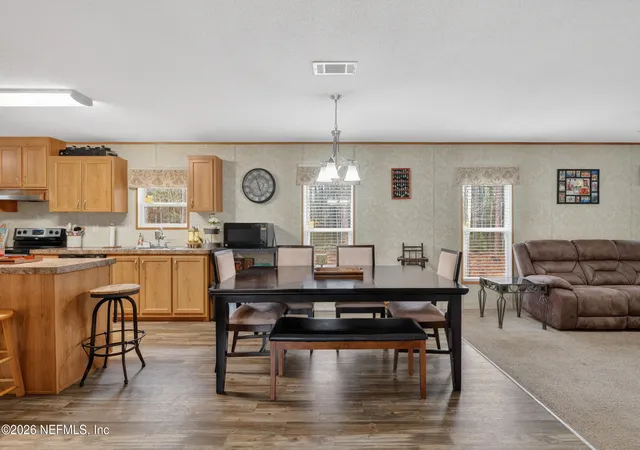 Photo 3 of Manufactured home for sale at 5110 Huntington Ct, Middleburg, FL 32068 | MLS# 2131066 | Listing updated on 2026-07-31