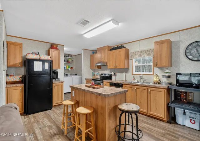 Photo 4 of Manufactured home for sale at 5110 Huntington Ct, Middleburg, FL 32068 | MLS# 2131066 | Listing updated on 2026-07-31