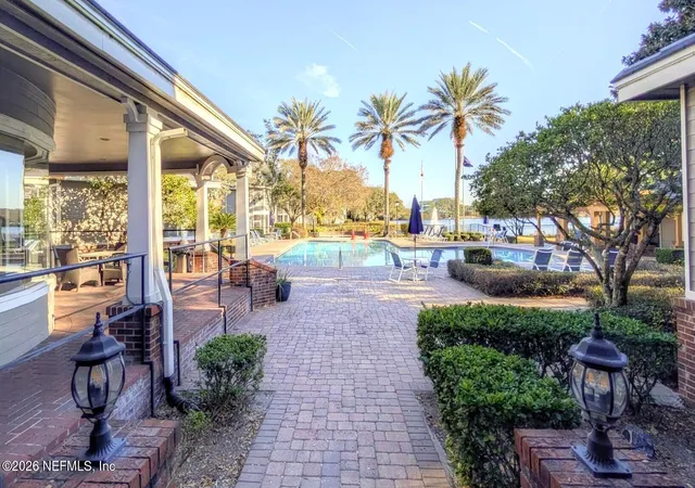 Homes for sale in Jacksonville, FL | 10000 Gate Parkway, Jacksonville, FL 32246 | Houzeo