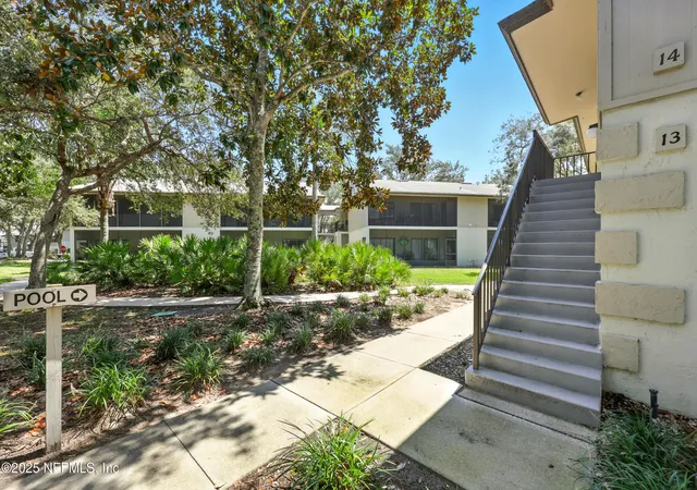 Photo 4 of Sale Pending at 14 Navarra Ct, Saint Augustine, FL 32086 | MLS# 2139497 | Listing updated on 2026-09-16