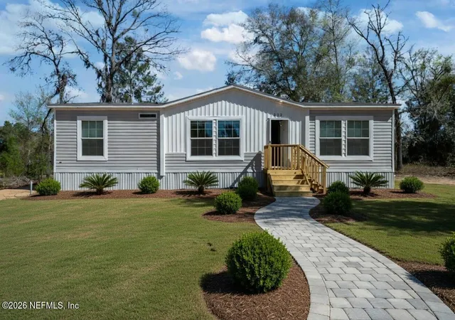 Photo 2 of Manufactured home for sale at 112 Highland Dr, Hawthorne, FL 32640 | MLS# 2130736 | Listing updated on 2026-07-13
