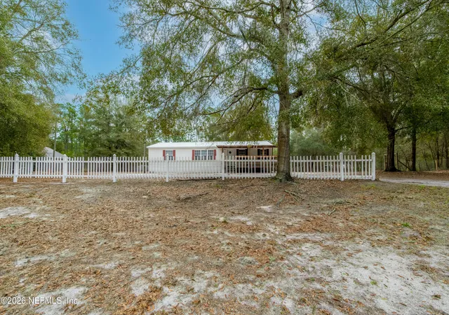 Photo 2 of Manufactured home for sale at 5535 Gila St, Keystone Heights, FL 32656 | MLS# 2131229 | Listing updated on 2026-10-01