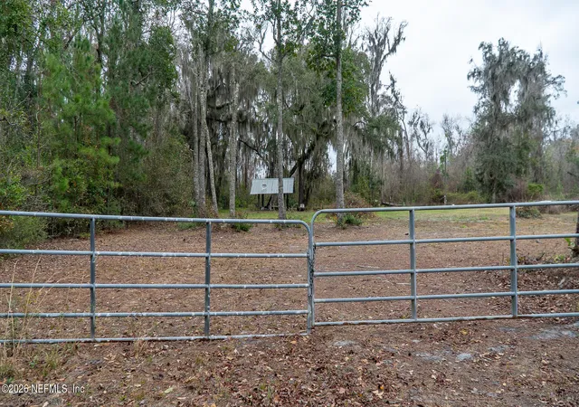 Photo 1 of Land for sale at 455 W River Rd, Palatka, FL 32177 | MLS# 2131192 | Listing updated on 2026-09-02