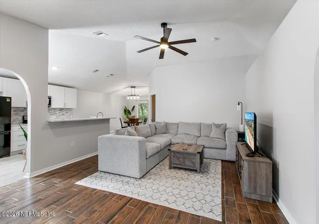 2nd image of 3516 Wentworth Cir W, Jacksonville, FL 32277 | MLS# 2131469
